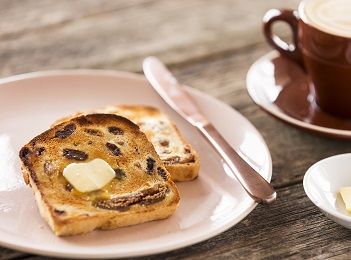 Fruit toast w butter