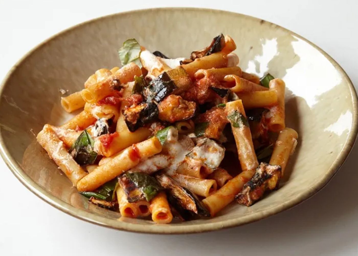 Pasta w eggplant & basil + fetta